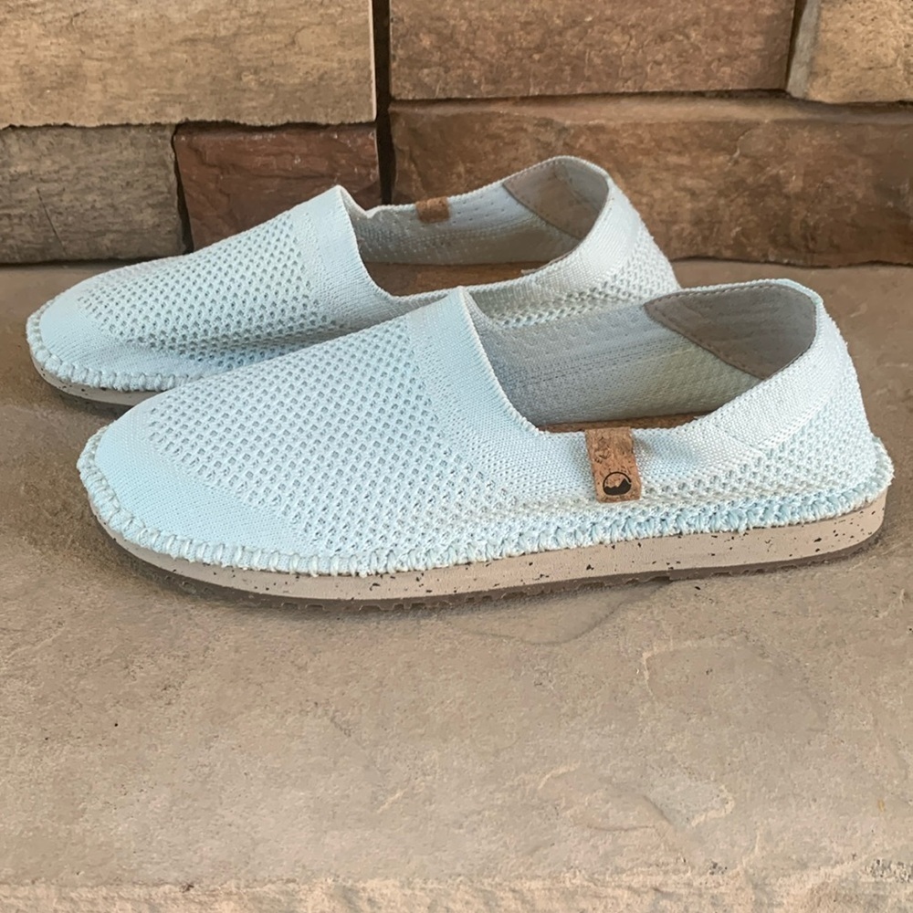 Saola sz 7.5 light blue/green lightweight cloth shoes